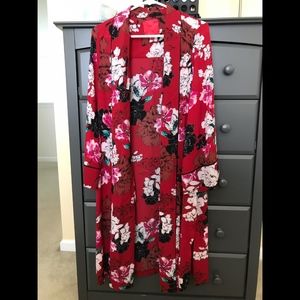 Jennifer Lopez Floral Kimono